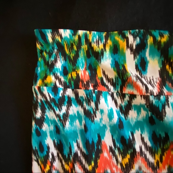 Cato pull on wide waist bank flowy comfy brightly colored skirt 30 - 33 waist - Picture 3 of 6